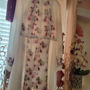 Ted baker floral dress Ted size 4 in prestige like new condition..Make an offer